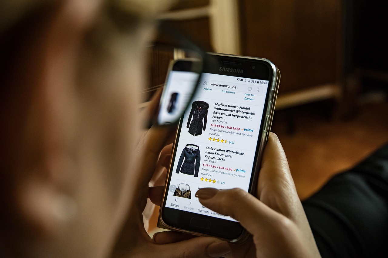 Jak využívat cashback a srovnávače cen — kompletní průvodce chytrým nakupováním online
