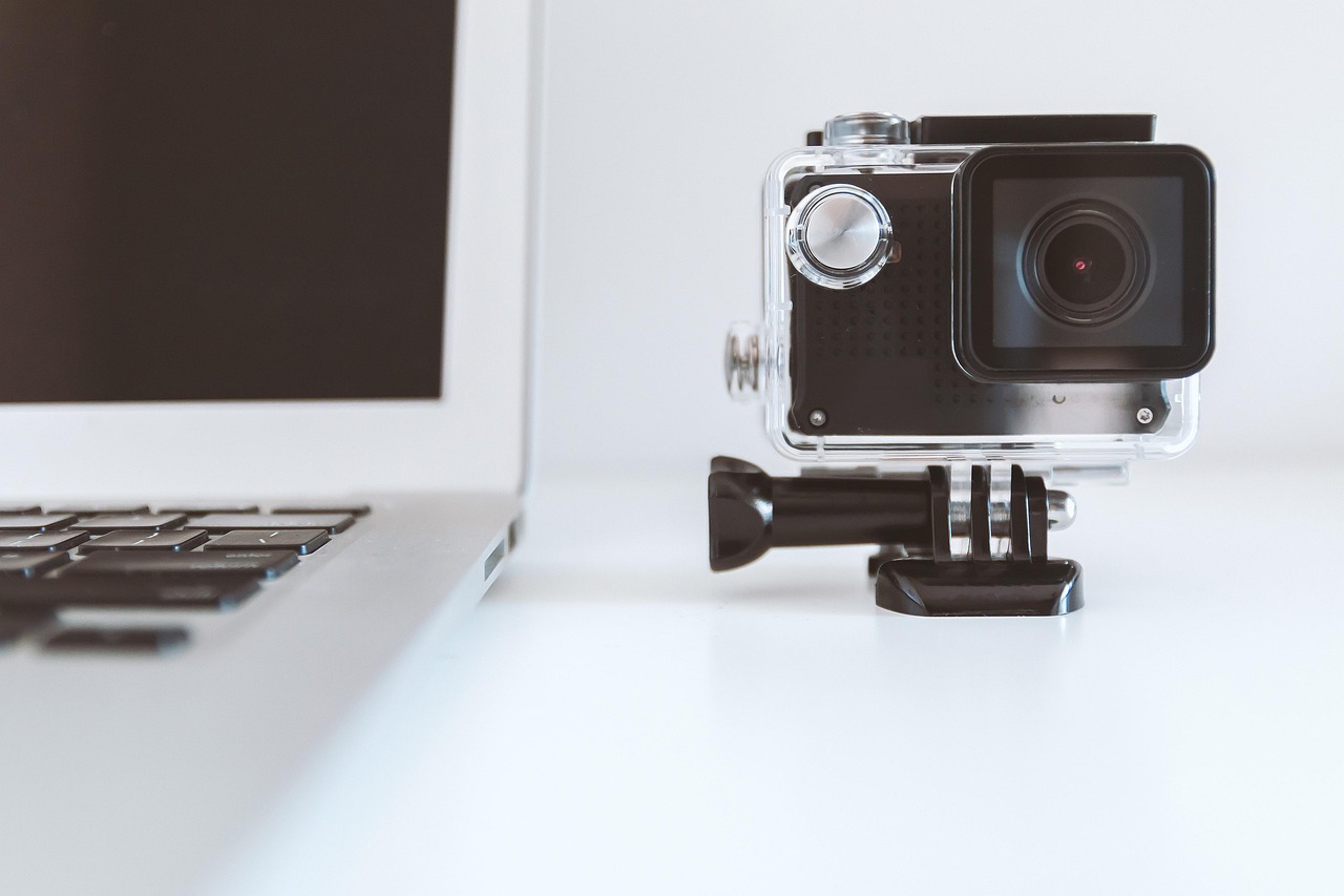 Jak ušetřit na fotografické a video výbavě — fotoaparáty, objektivy i příslušenství